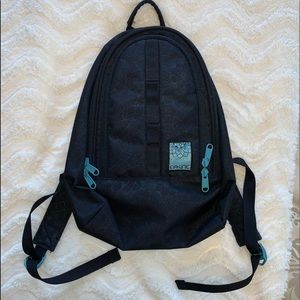 Dakine Cosmo Women’s Backpack